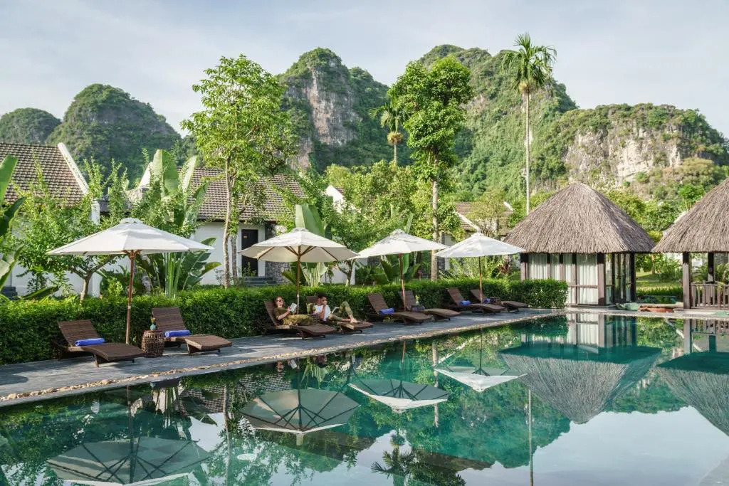 Top 08 resort view núi đẹp nhất Ninh Bình 2026